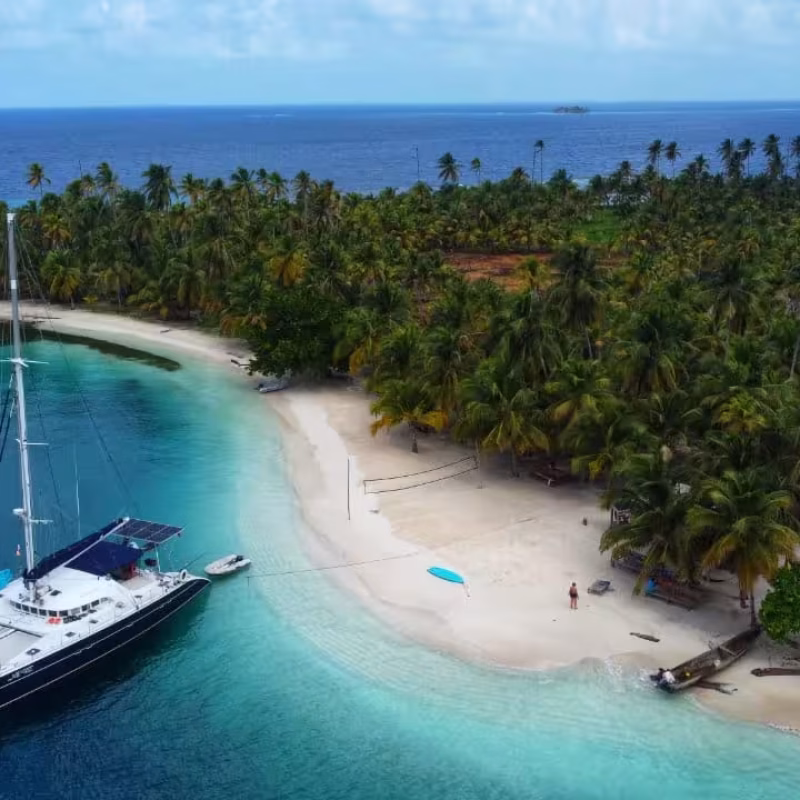Spacious Catamaran Deck San Blas